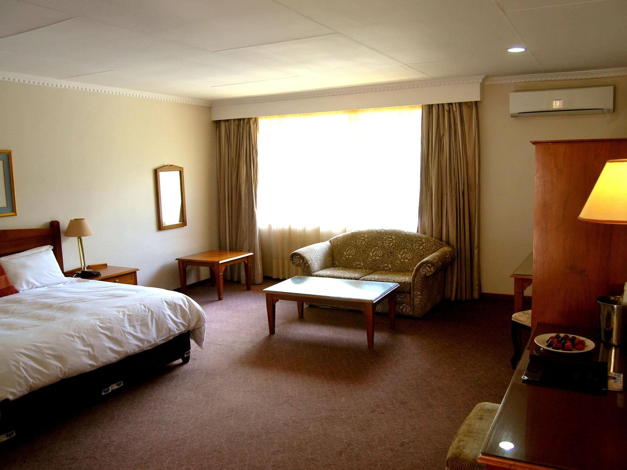 Safari Hotel & Convention Centre Rustenburg Luaran gambar
